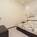 Arcadia- Gagarin Plaza 5/2 Apartment *