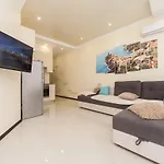 Arcadia- Gagarin Plaza 5/2 Apartment *