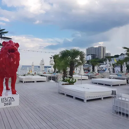 Gagarin Plaza Arcadia Sea View *