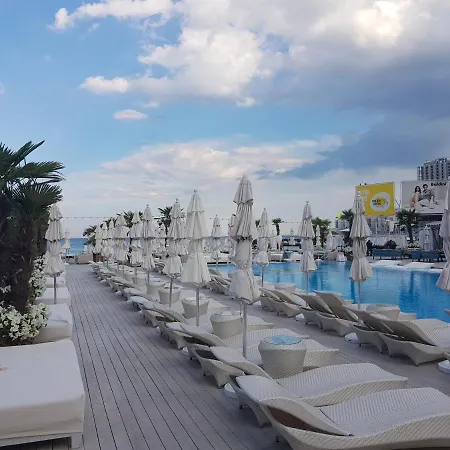 Gagarin Plaza Arcadia Apartments Sea View *