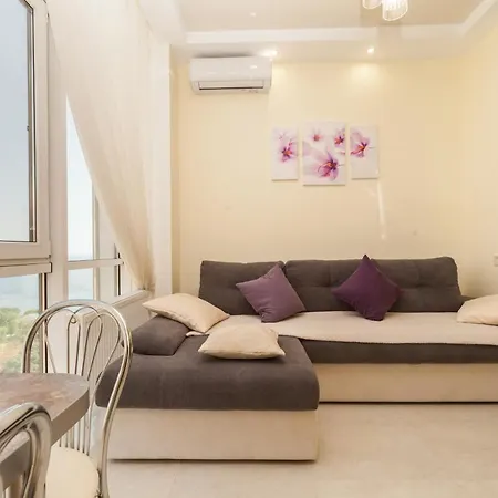Gagarin Plaza Arcadia Apartments Sea View