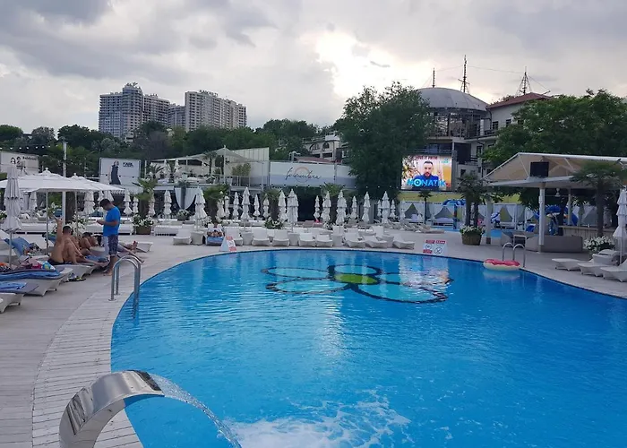 Arcadia- Gagarin Plaza 5/2 *